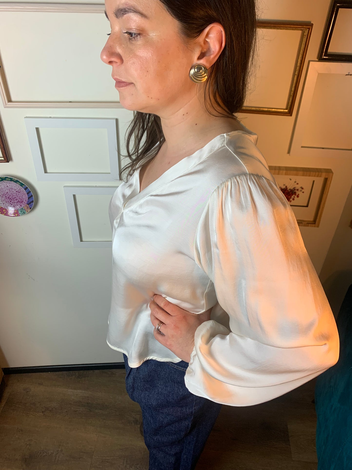 Blusa scollo V avorio