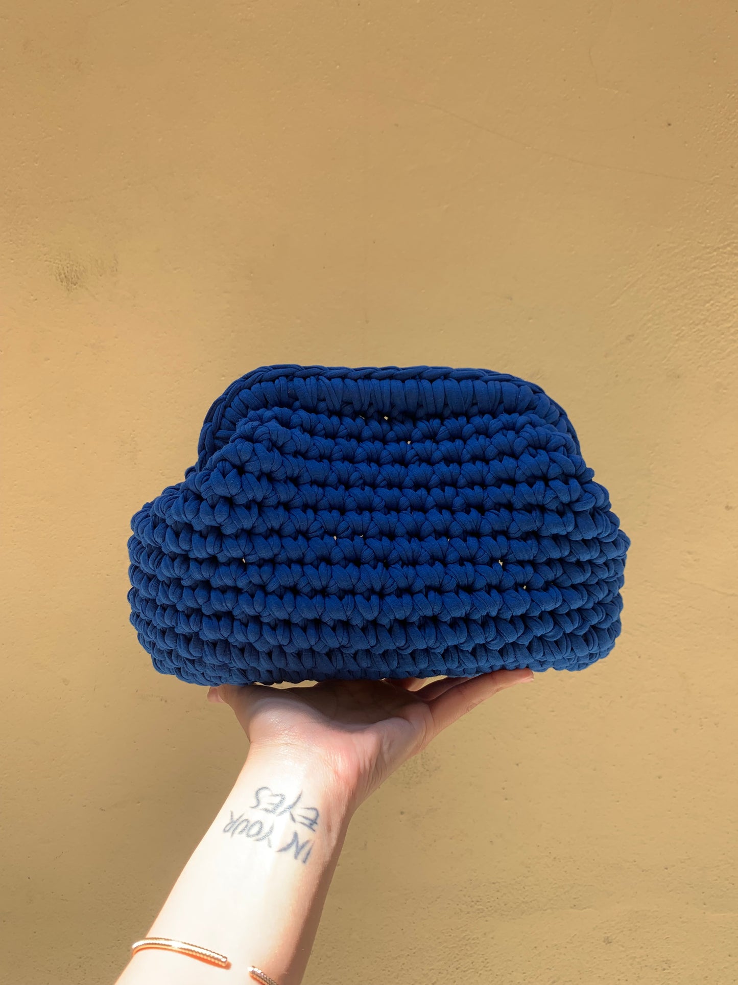 Clutch in maglia