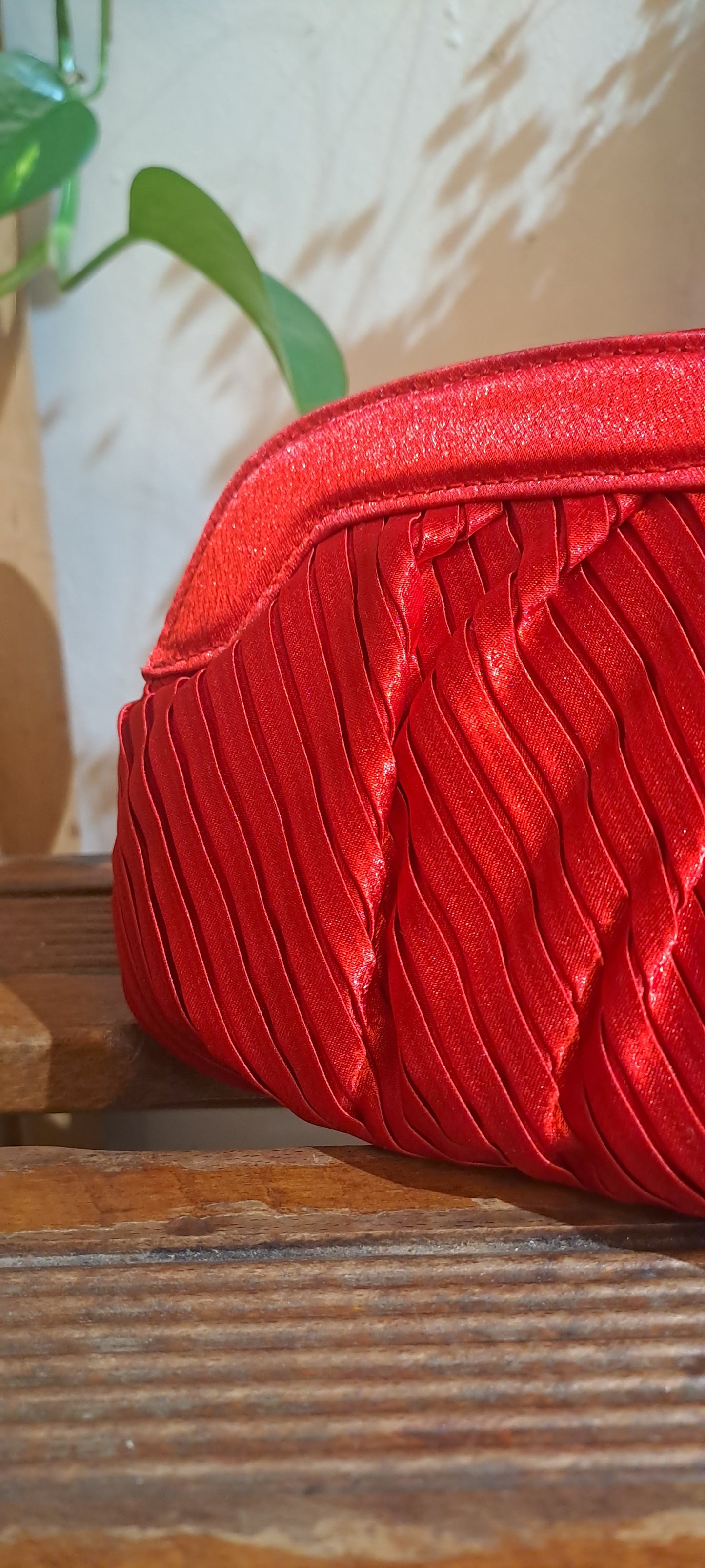 Pouchette red