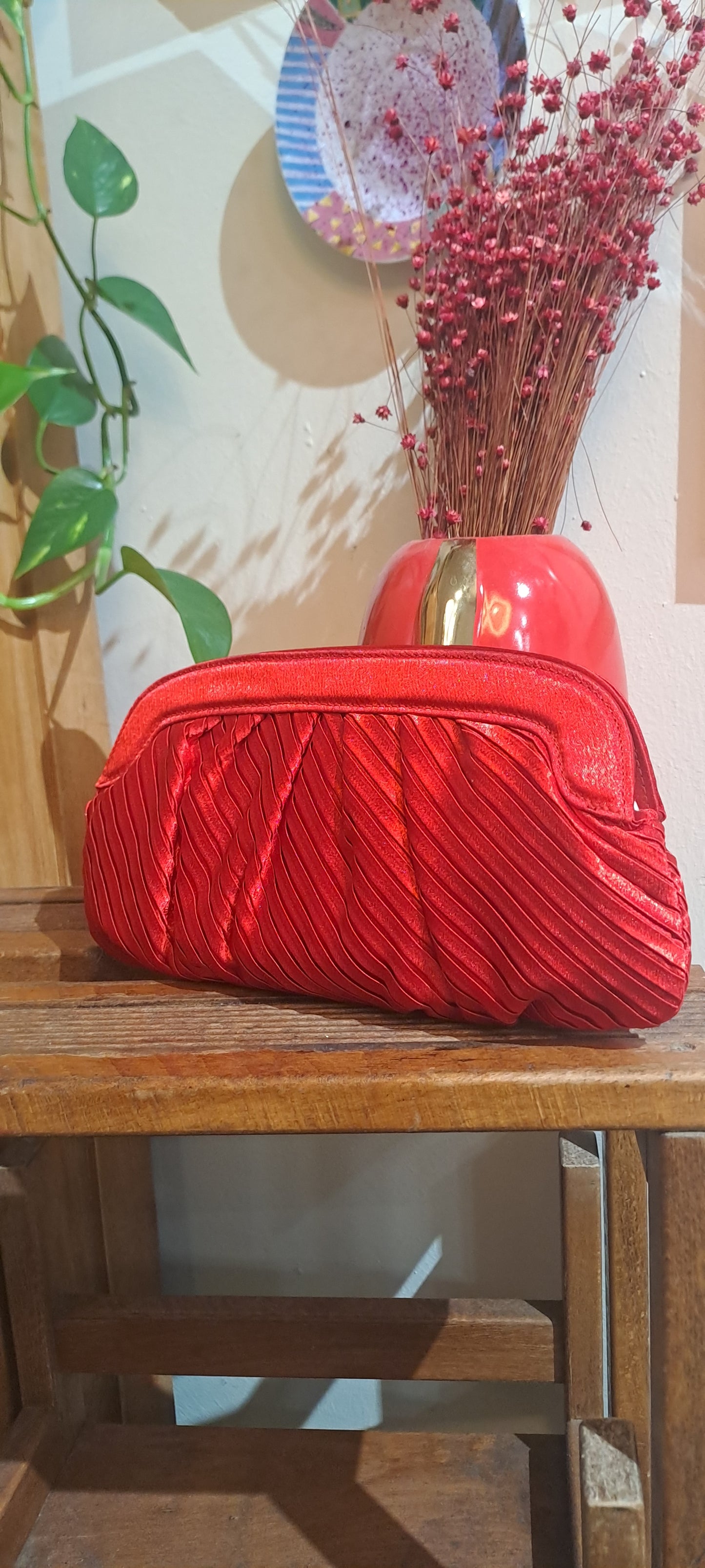 Pouchette red