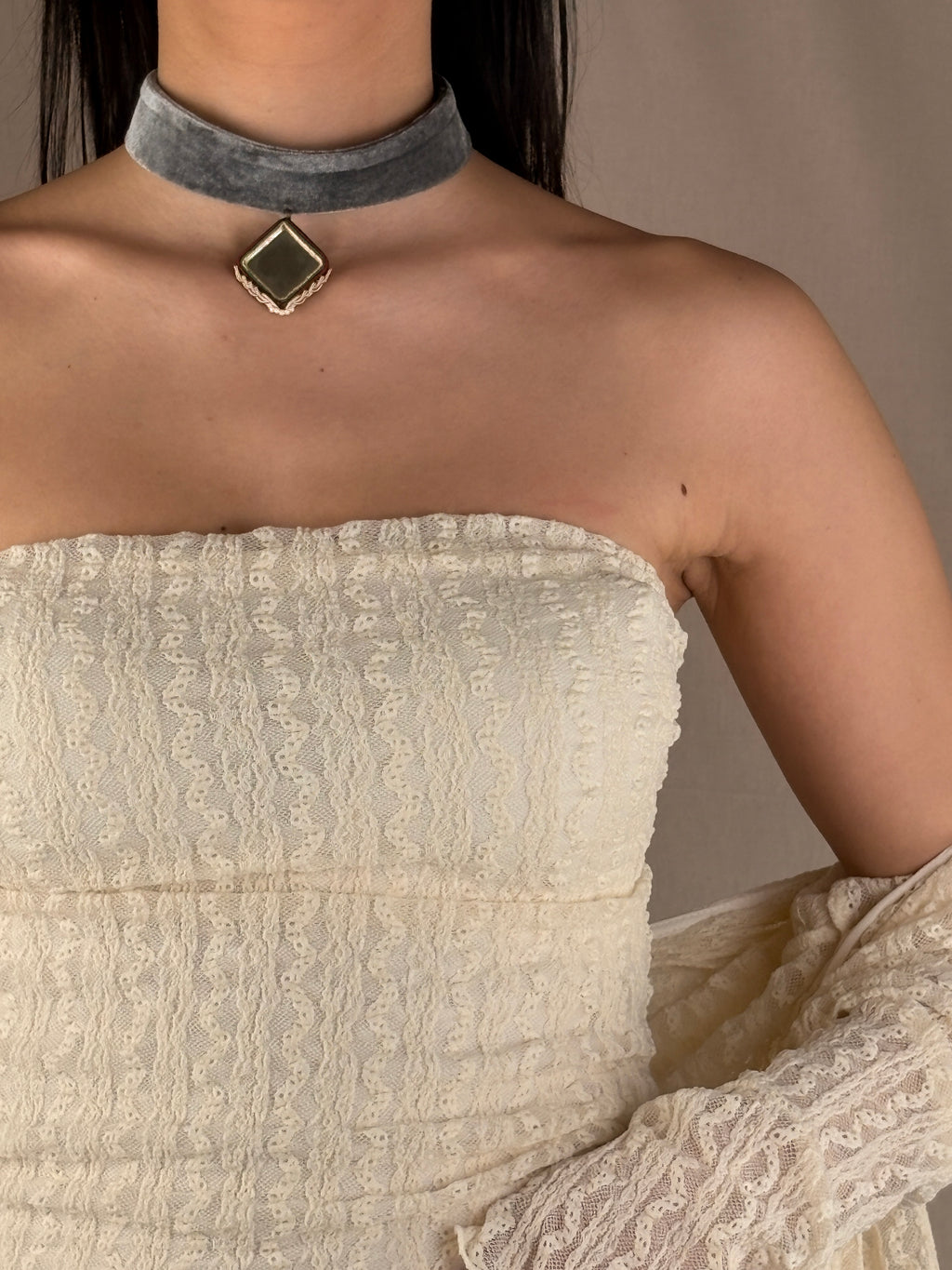Top en dentelle sous veste beurre