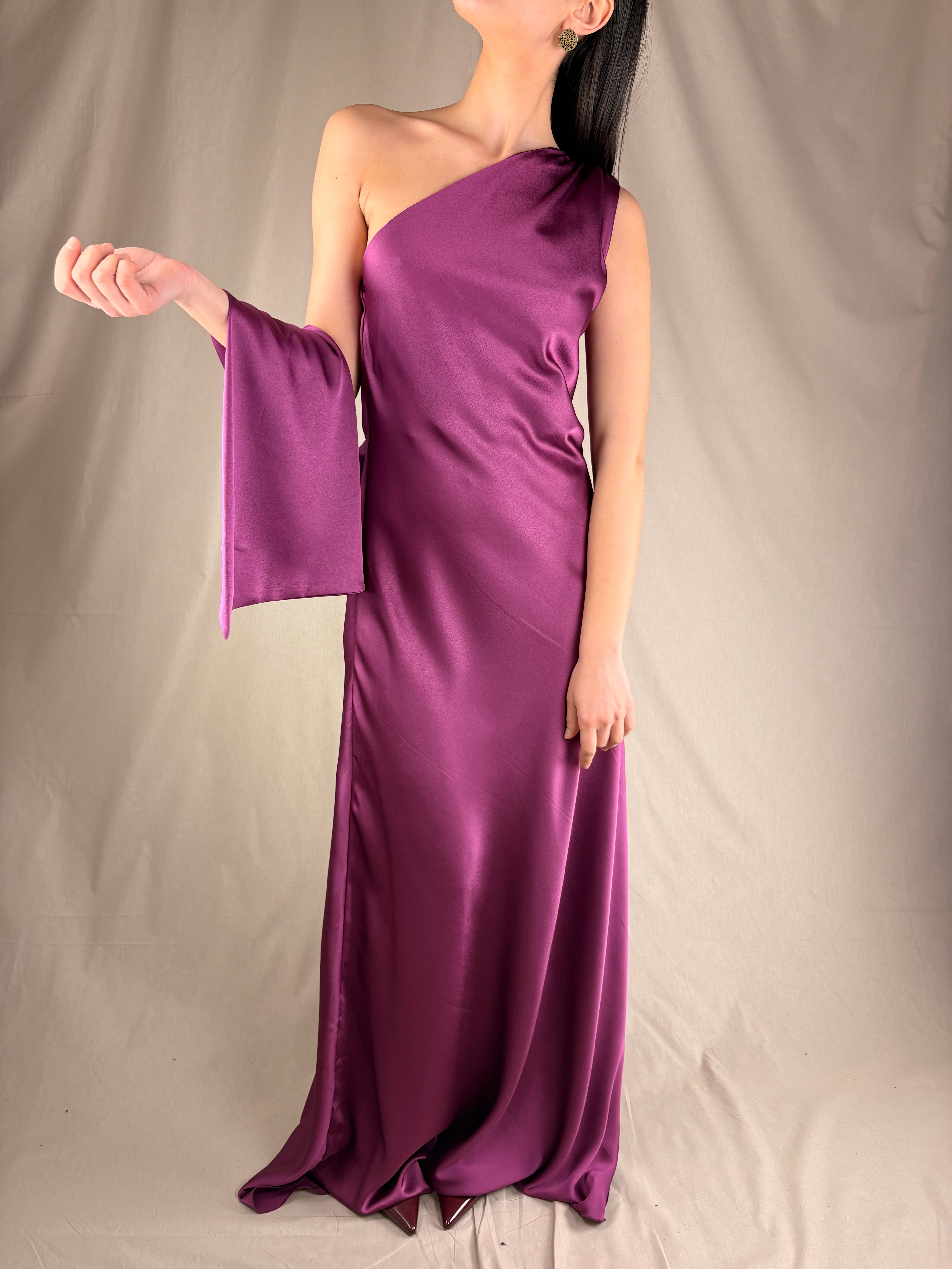 Abito monospalla magenta