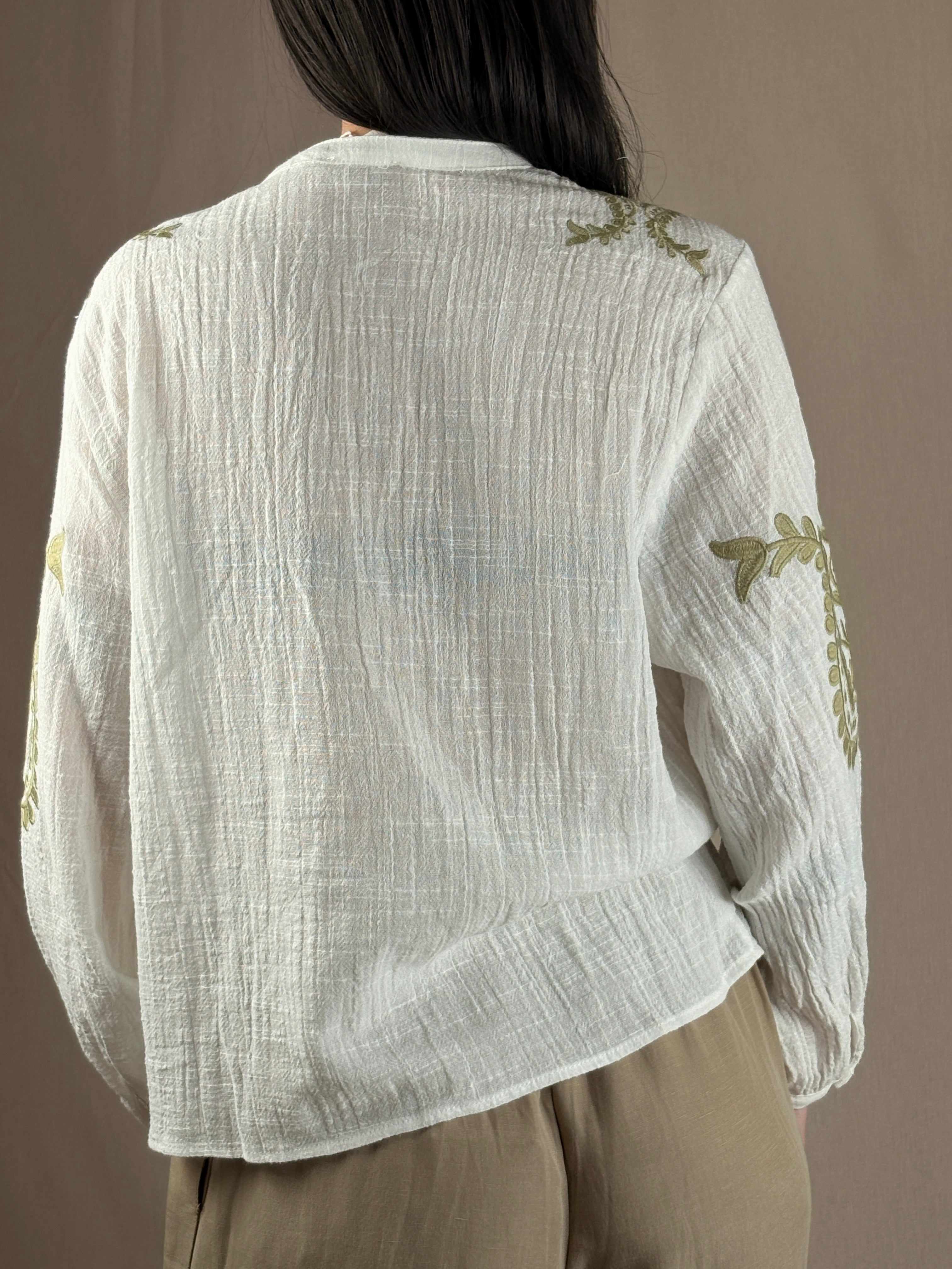 Camicia ricamo verde soffice