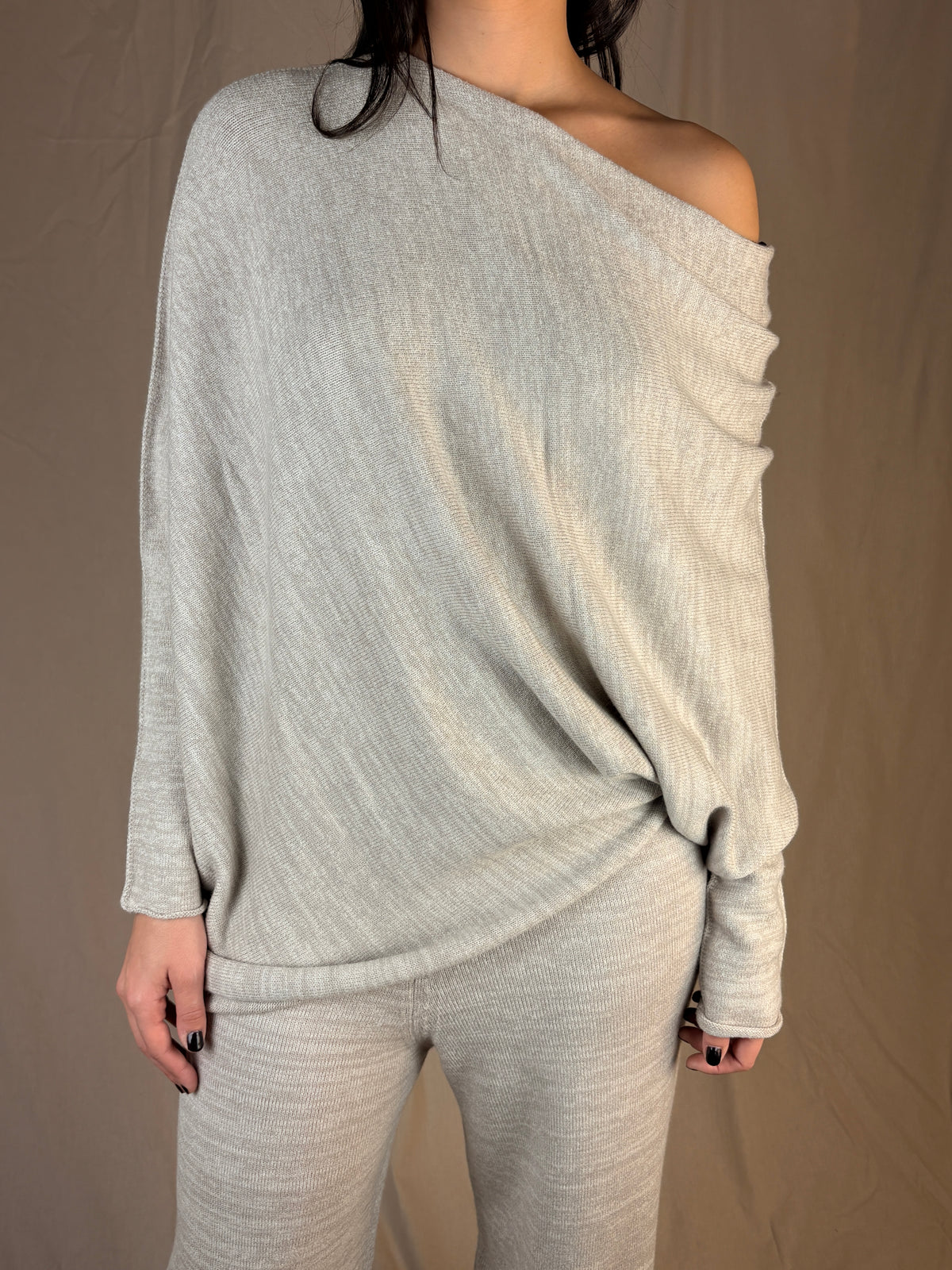 Maglia asimmetrica sabbia