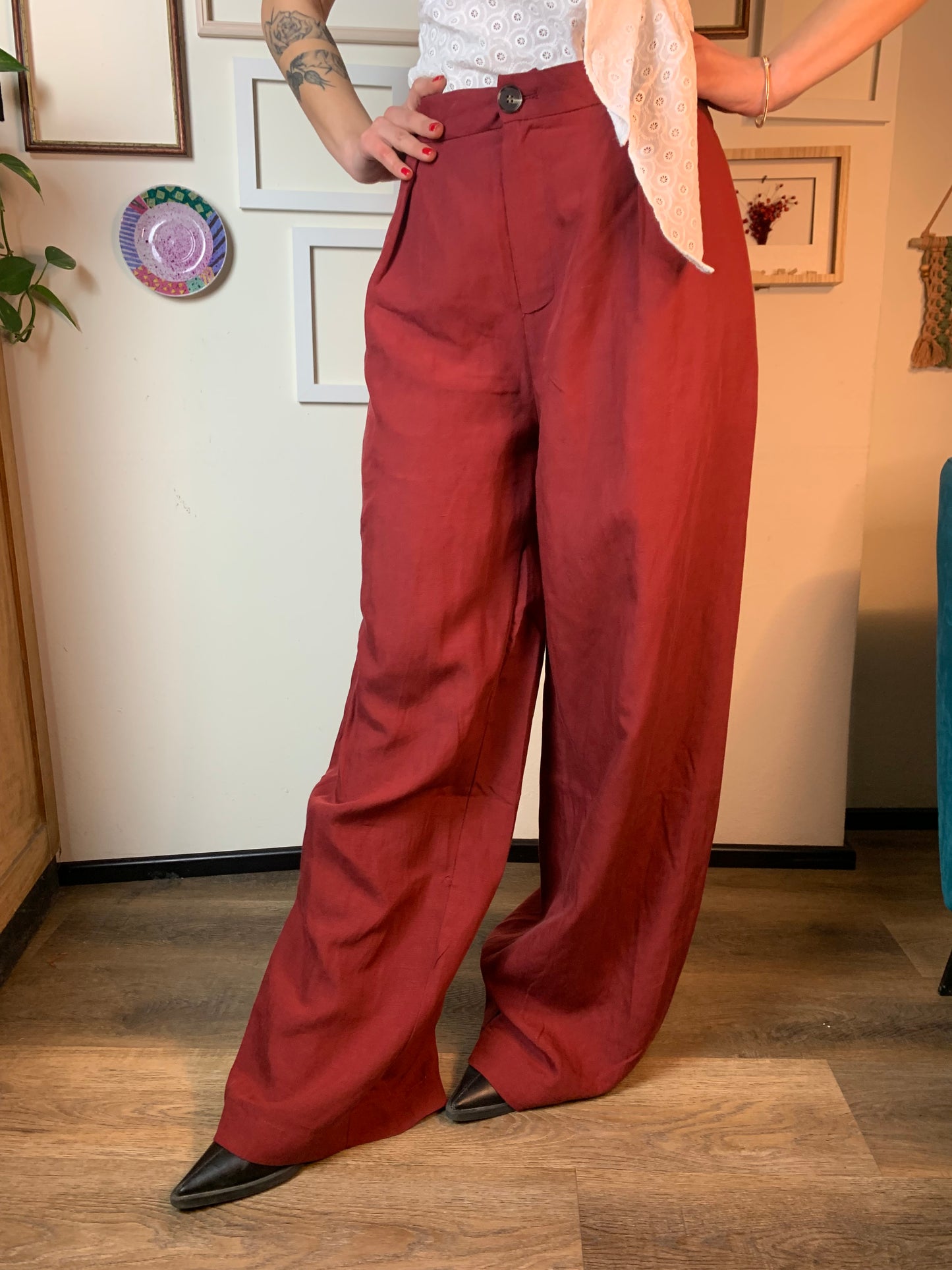 Pantalone colore vino