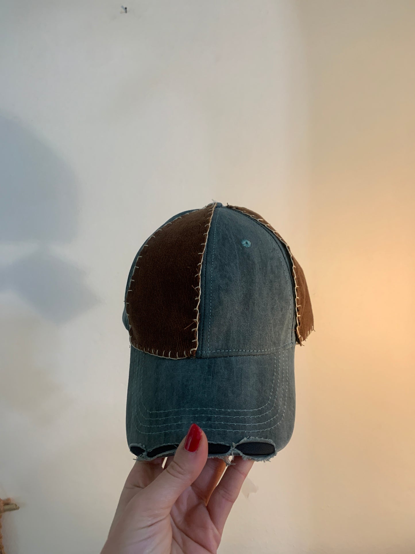 Cappelli ricamati a mano