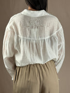 Camicia ricamata soffice bianca