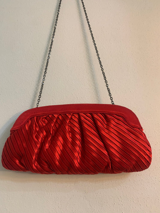 Pouchette red