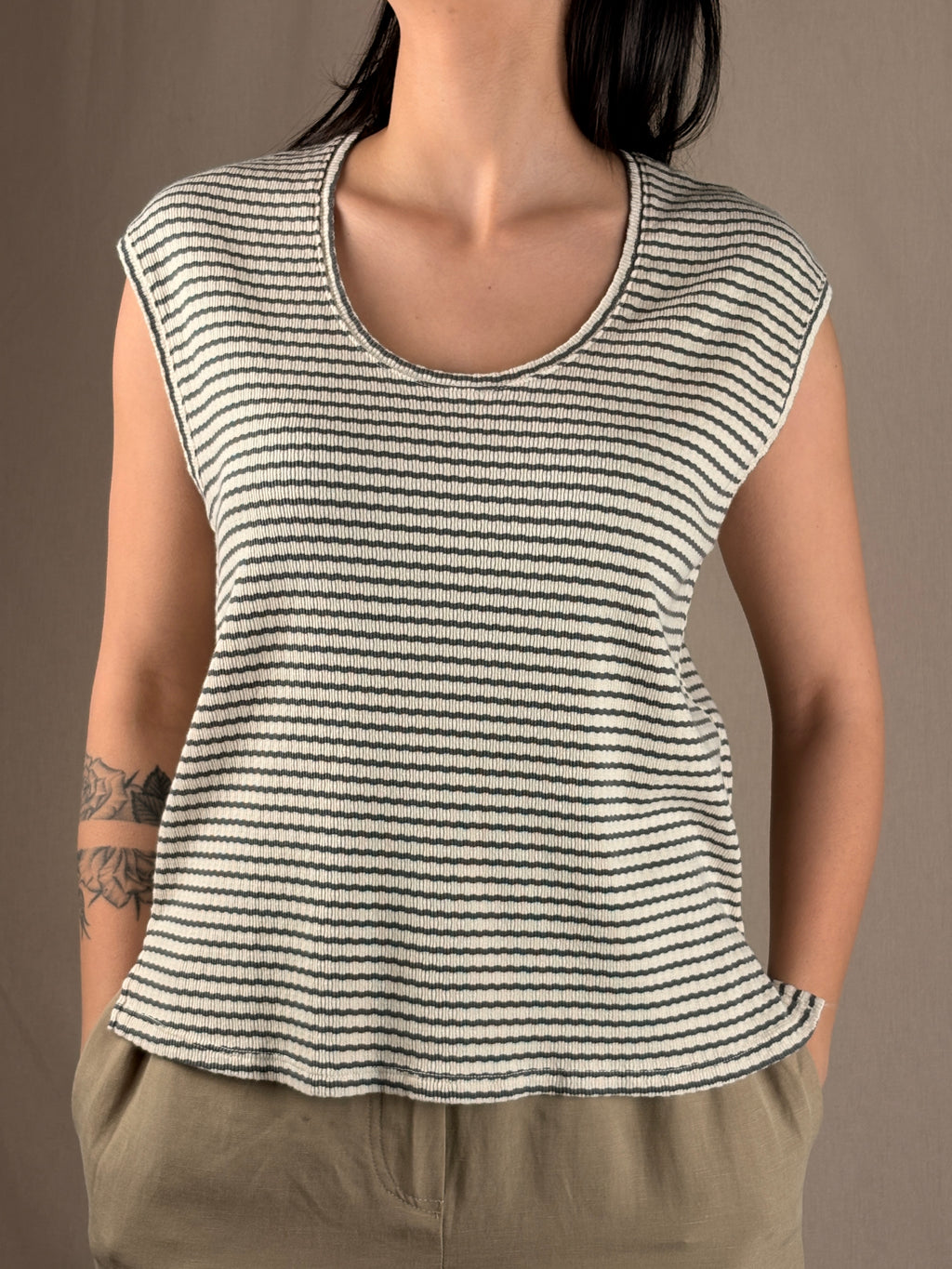 Canotta costine manica covette grigio e burro