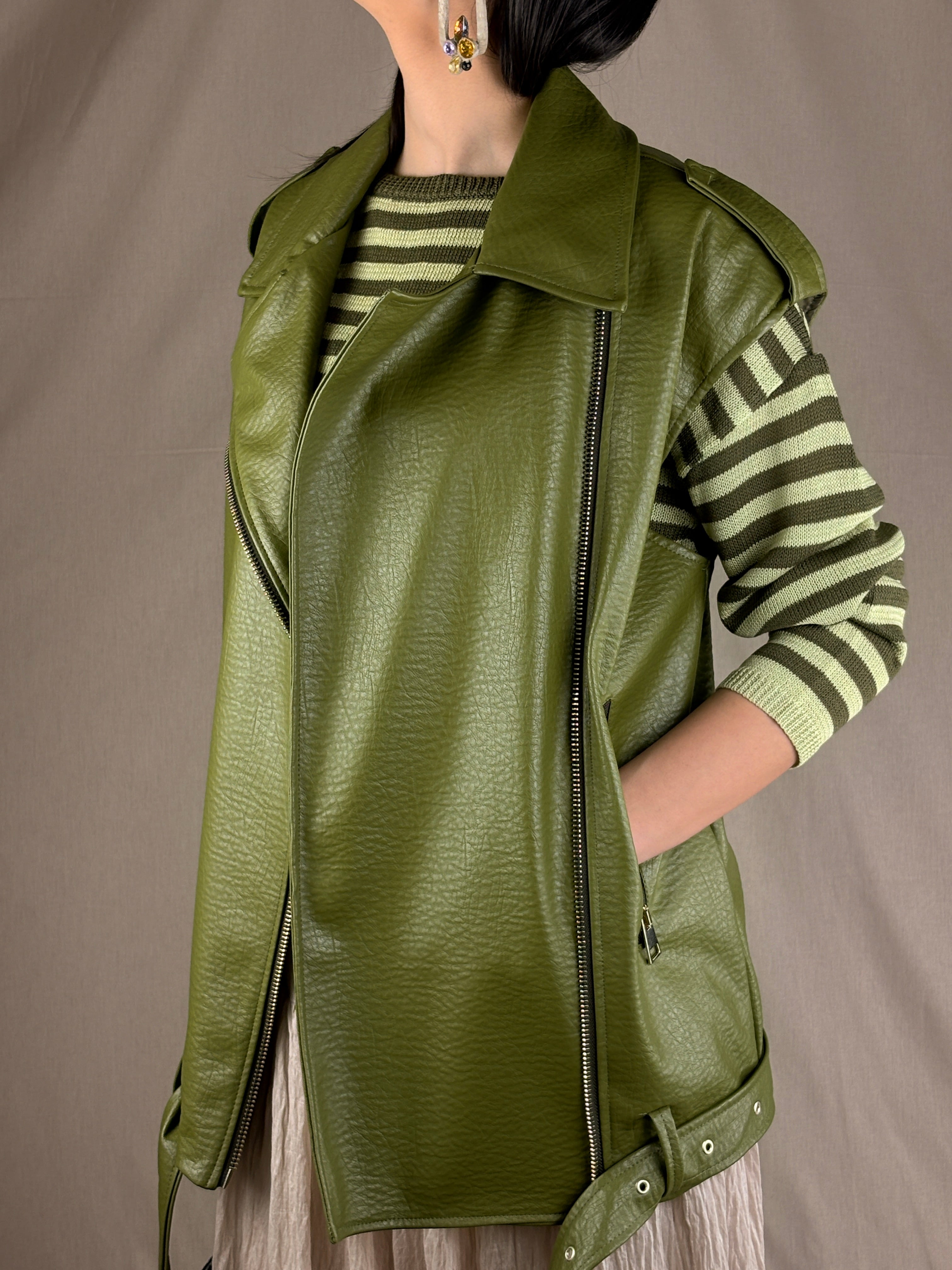 Gilet en similicuir vert olive