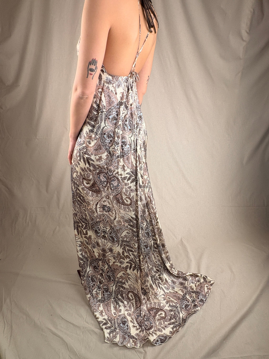 Robe en satin de viscose imprimé