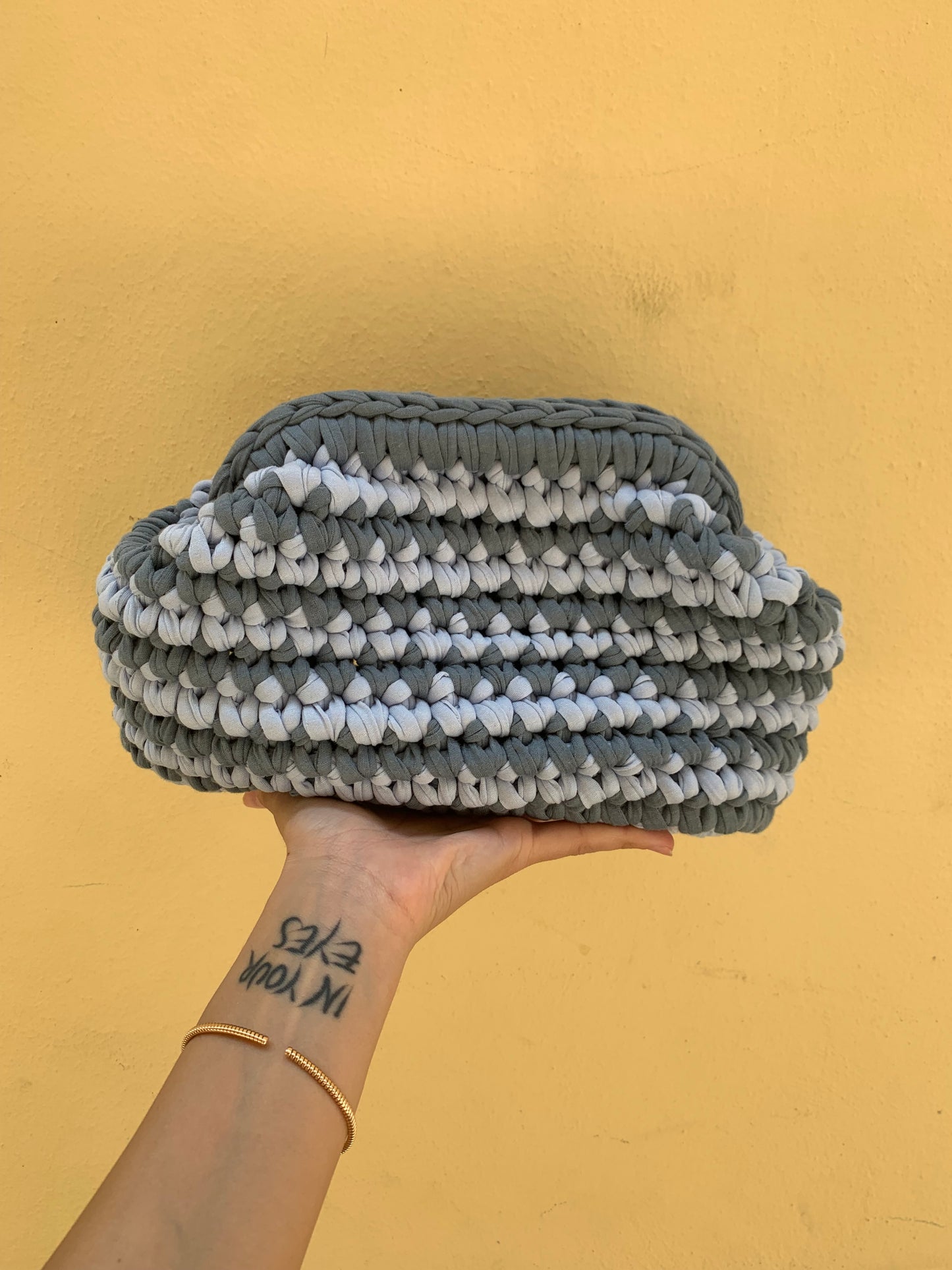 Clutch in maglia