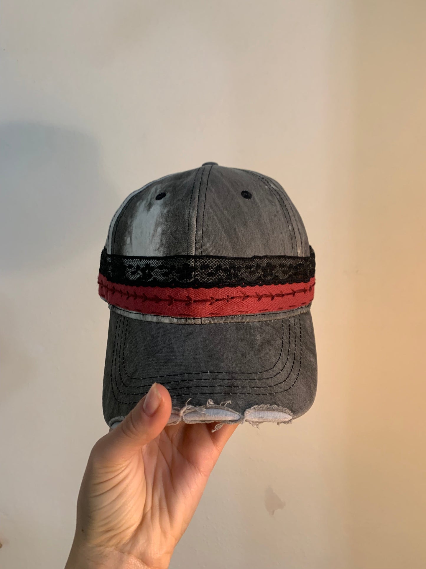 Cappelli ricamati a mano