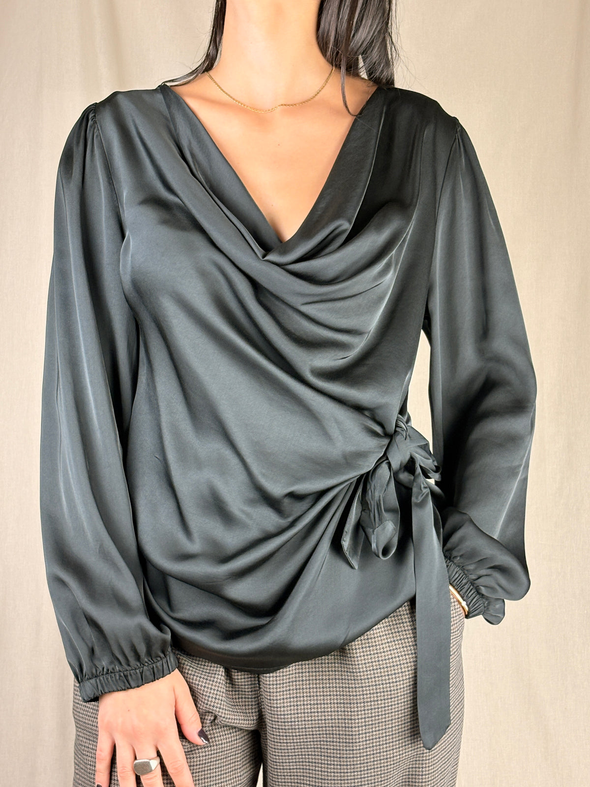 Camicia fiocco nera