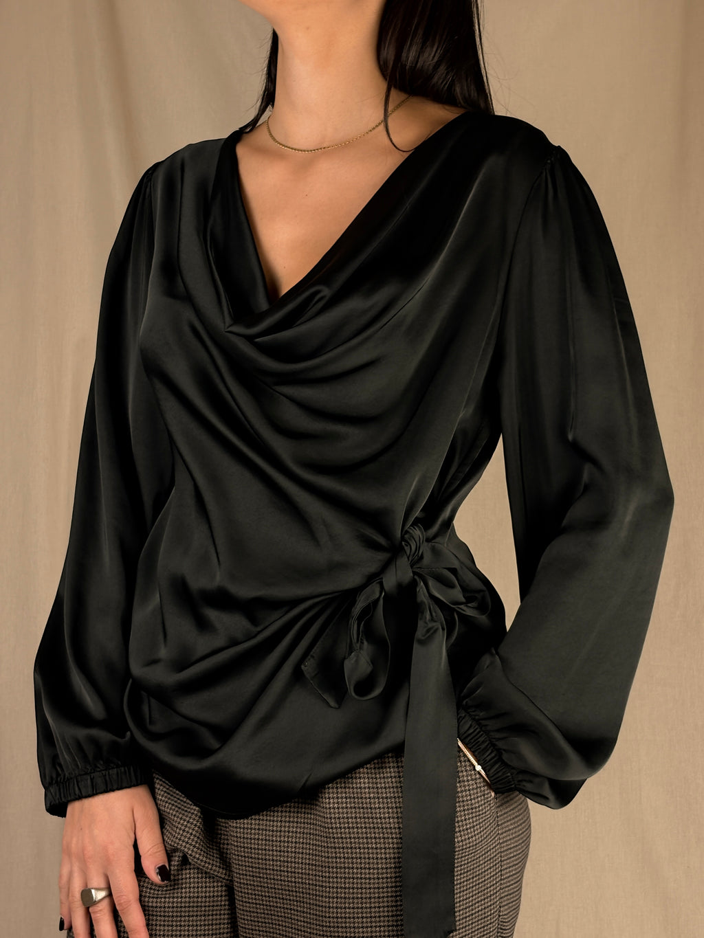 Camicia fiocco nera