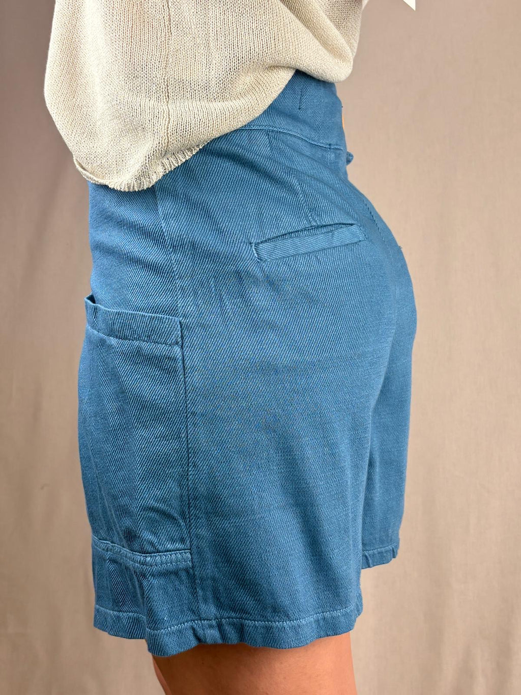Shorts in Denim Cobalto con Cinturino