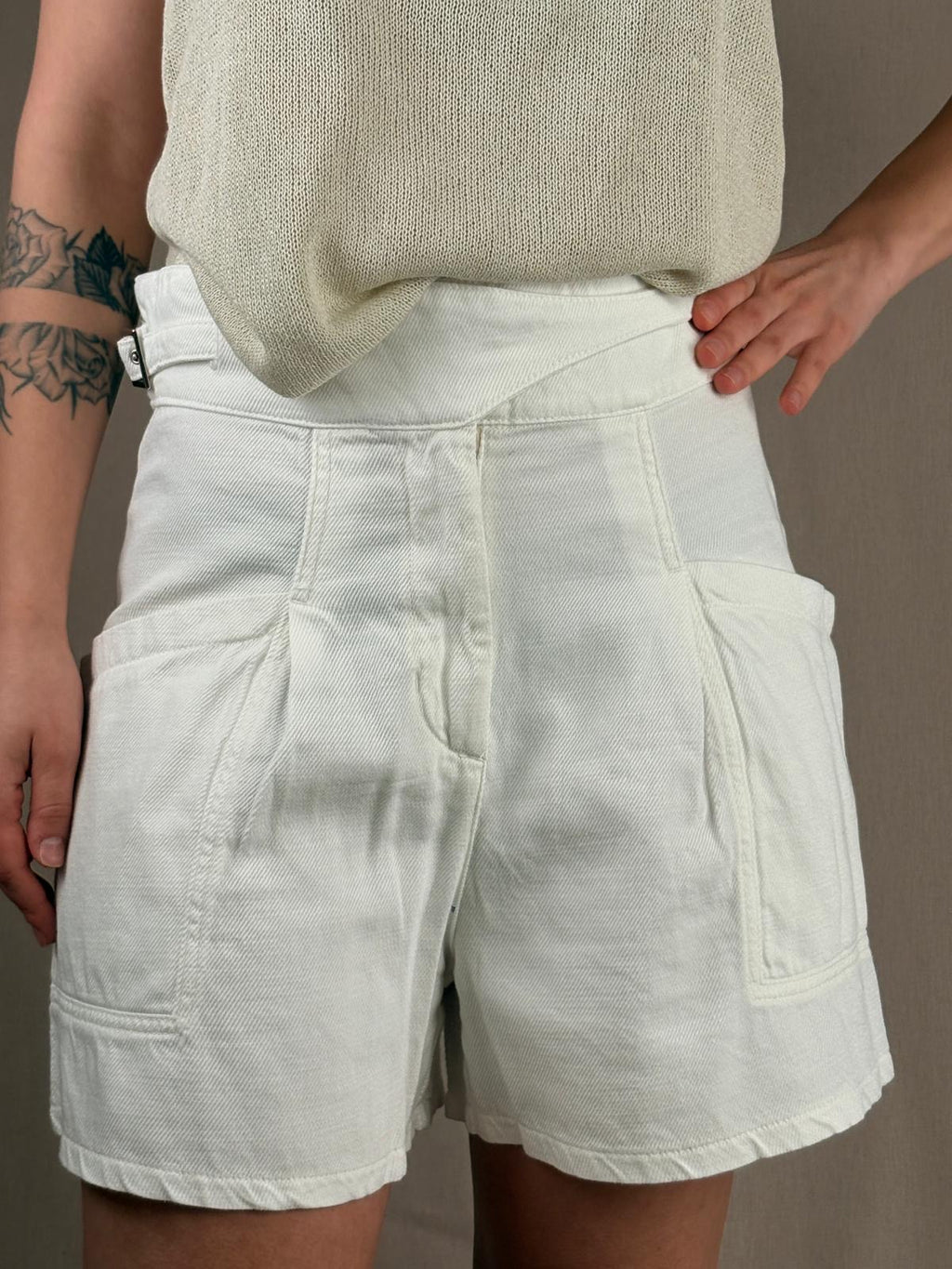 Shorts in Denim Bianco con Cinturino